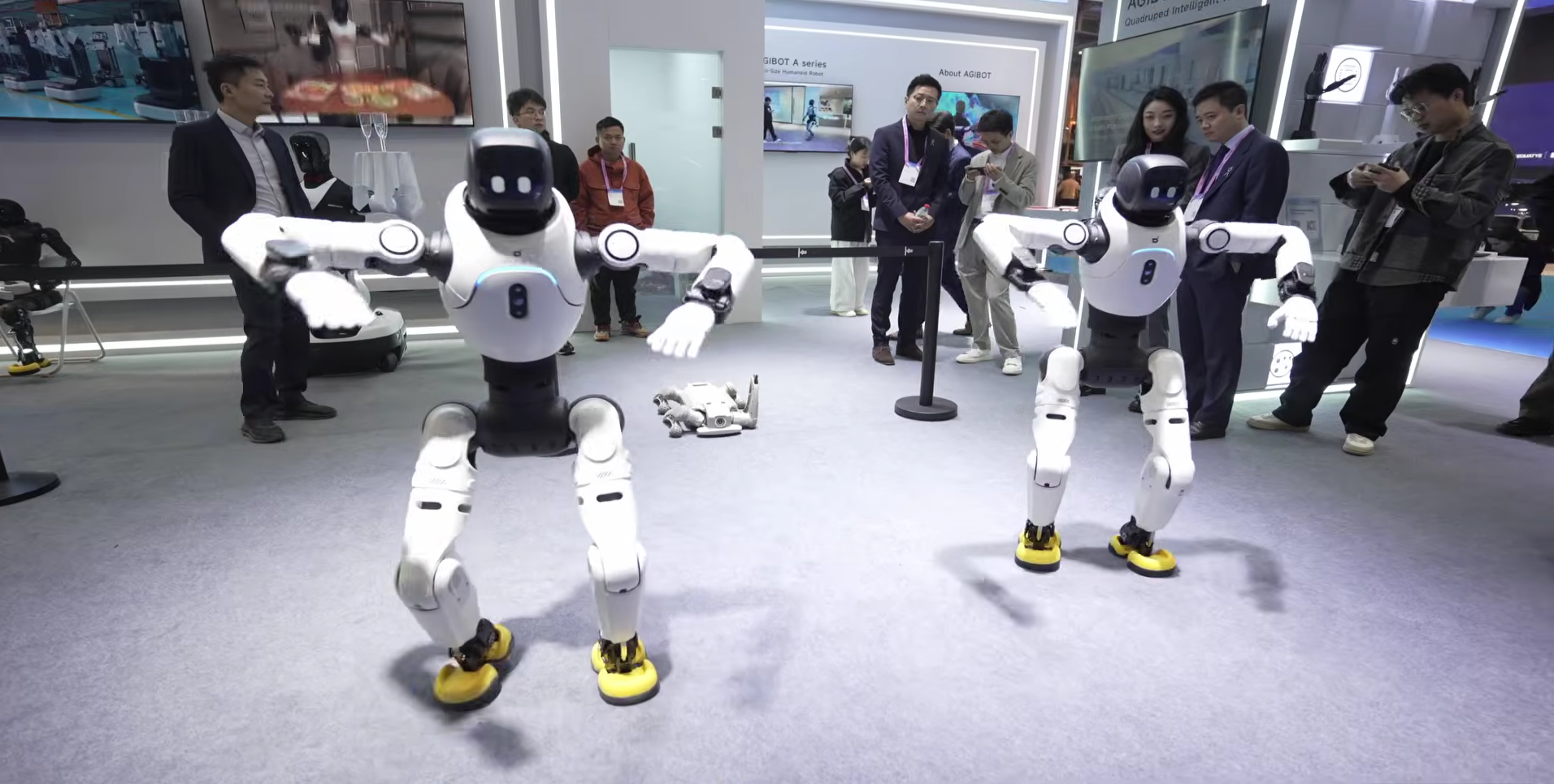 Робот-гуманоид Кай (AGIBOT X2 Ultra)