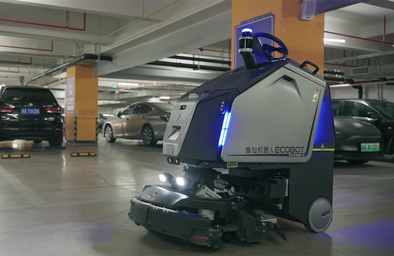 Робот Gausium Scrubber 75 P на подземном паркинге